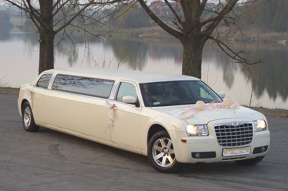 Chrysler
                  Stretch Limousine